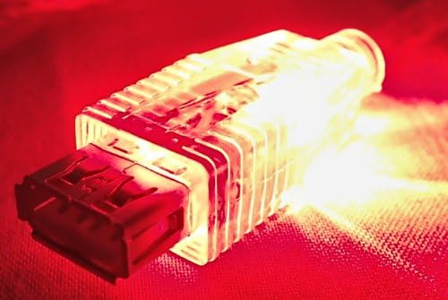 Kırmızı LED'li QVS 10 Fit USB 2.0 Yarı Saydam Işıklı Uzatma Kablosu (CC2210C-10RDL)